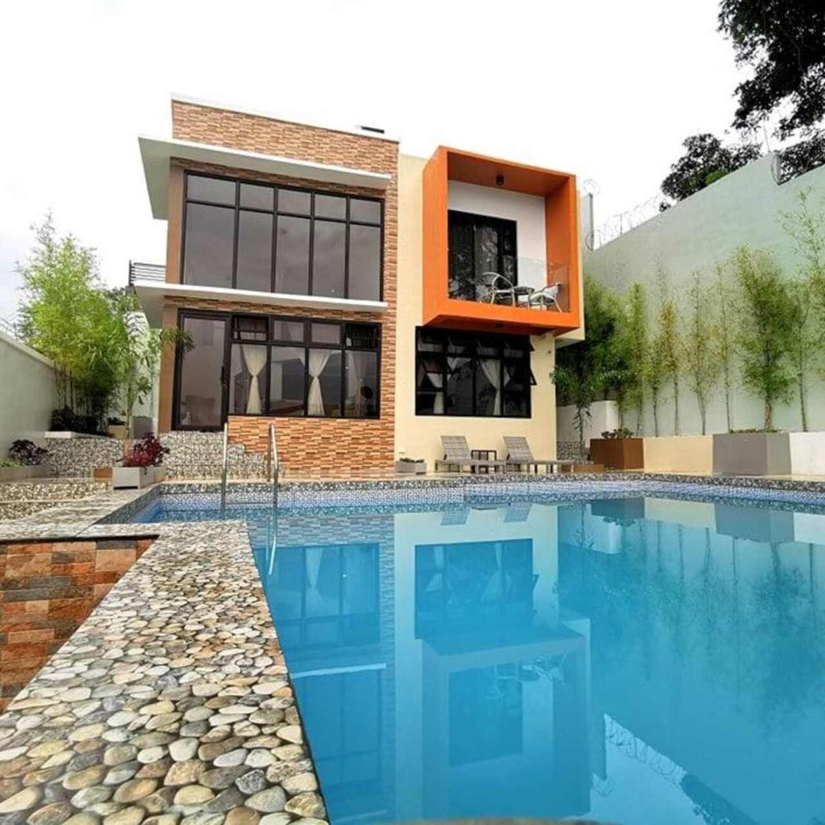 Suitetrails - Private Resthouse with Cozy Pool and Nice View
