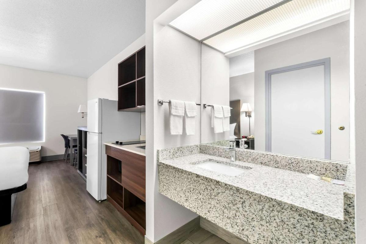 Suburban Studios Chattanooga Northeast - Ooltewah - Housity