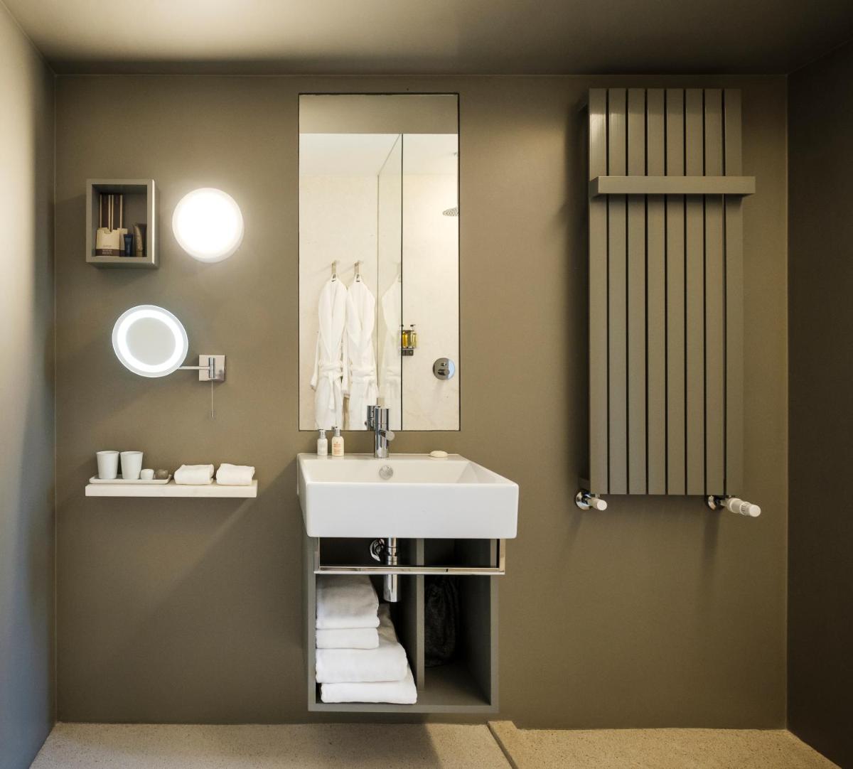 Uma casa de banho em Casa de São Lourenço - Burel Panorama Hotel - member of Design Hotels
