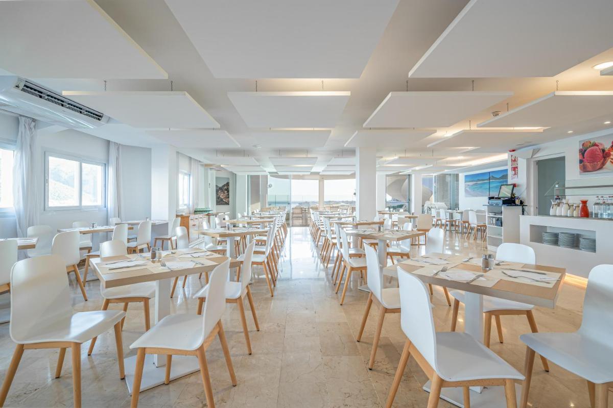 Un restaurante o sitio para comer en THB Guya Playa