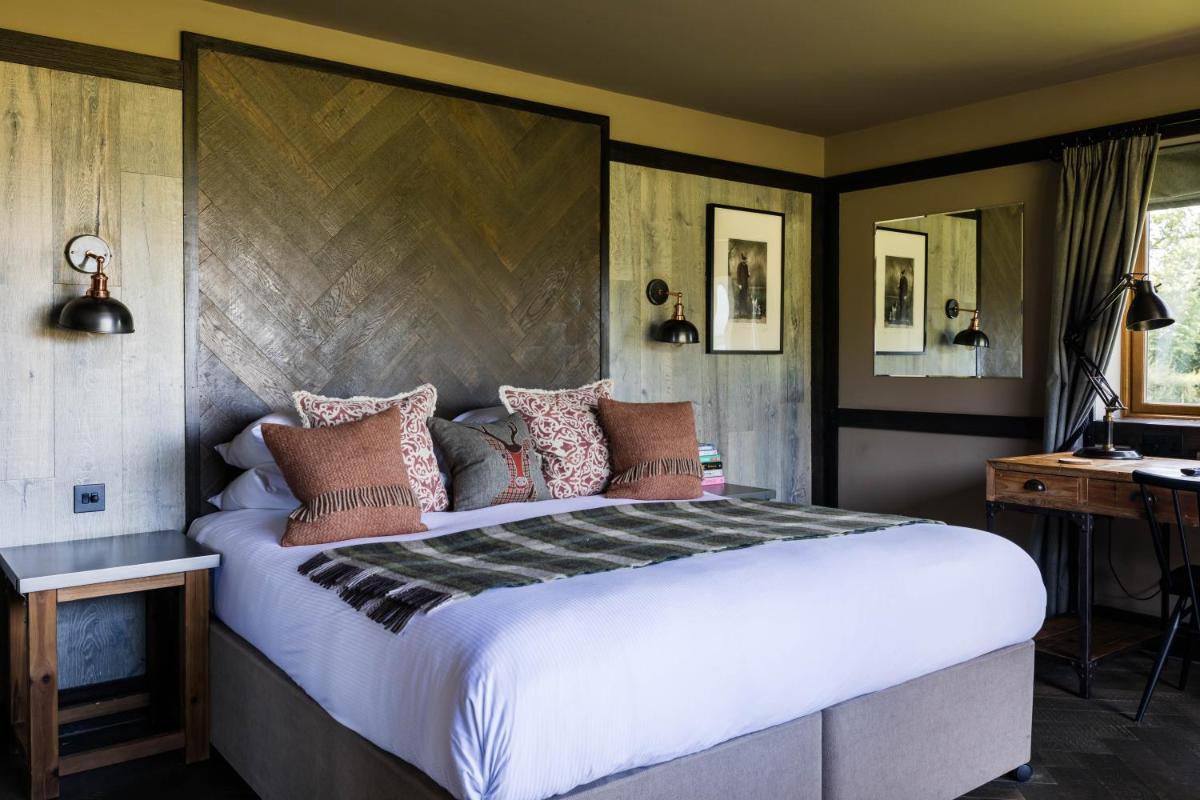 The Jack Russell - Housity