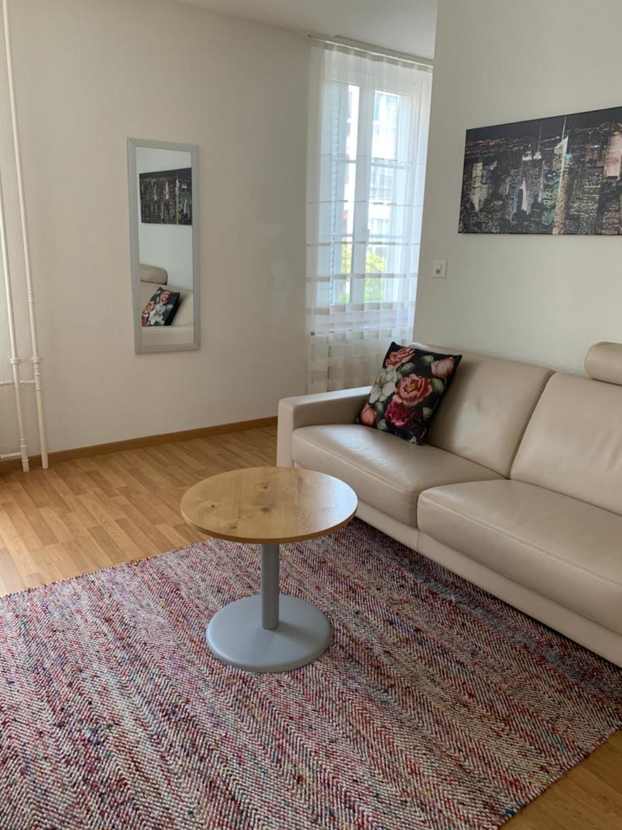 2 Zimmer Appartement mit eigenem Bad und Küche - Housity
