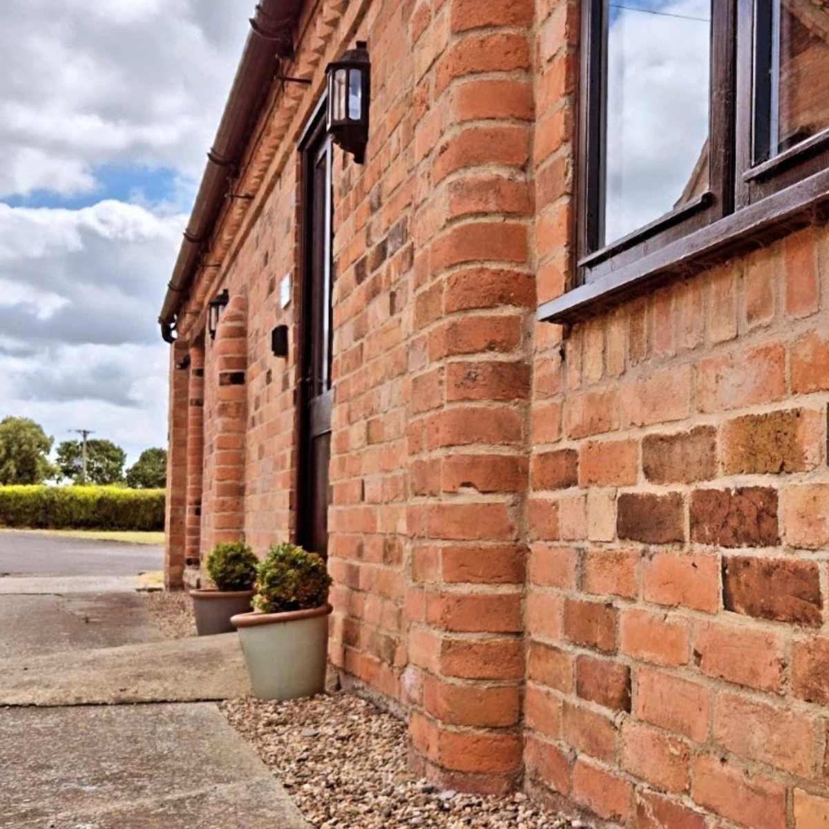 Lodge Barns - Housity