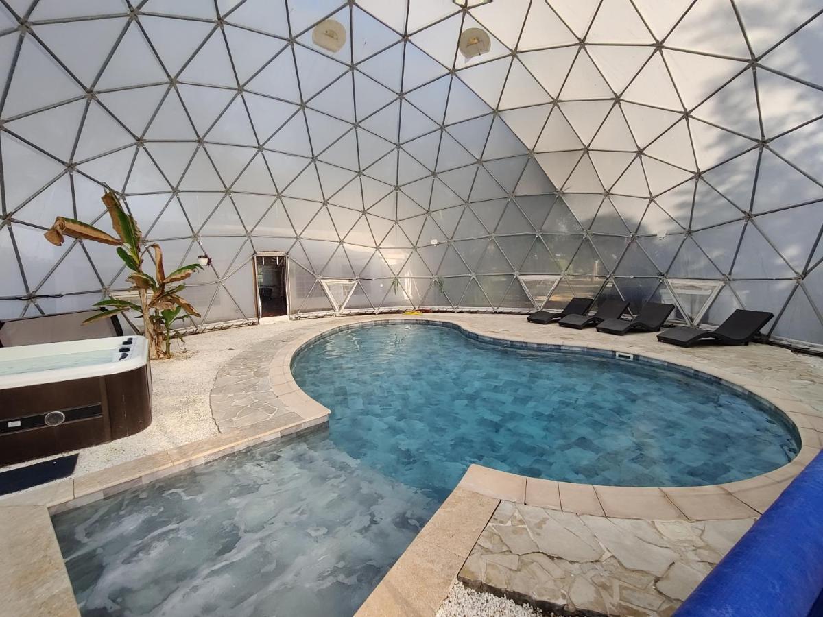 Mas du Versadou, dans un espace naturel protégé, piscine couverte chauffée toute l\'année, Spa et salle de jeux - Housity