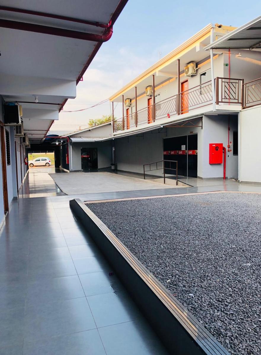 Hotel 2 Irmãos - Housity