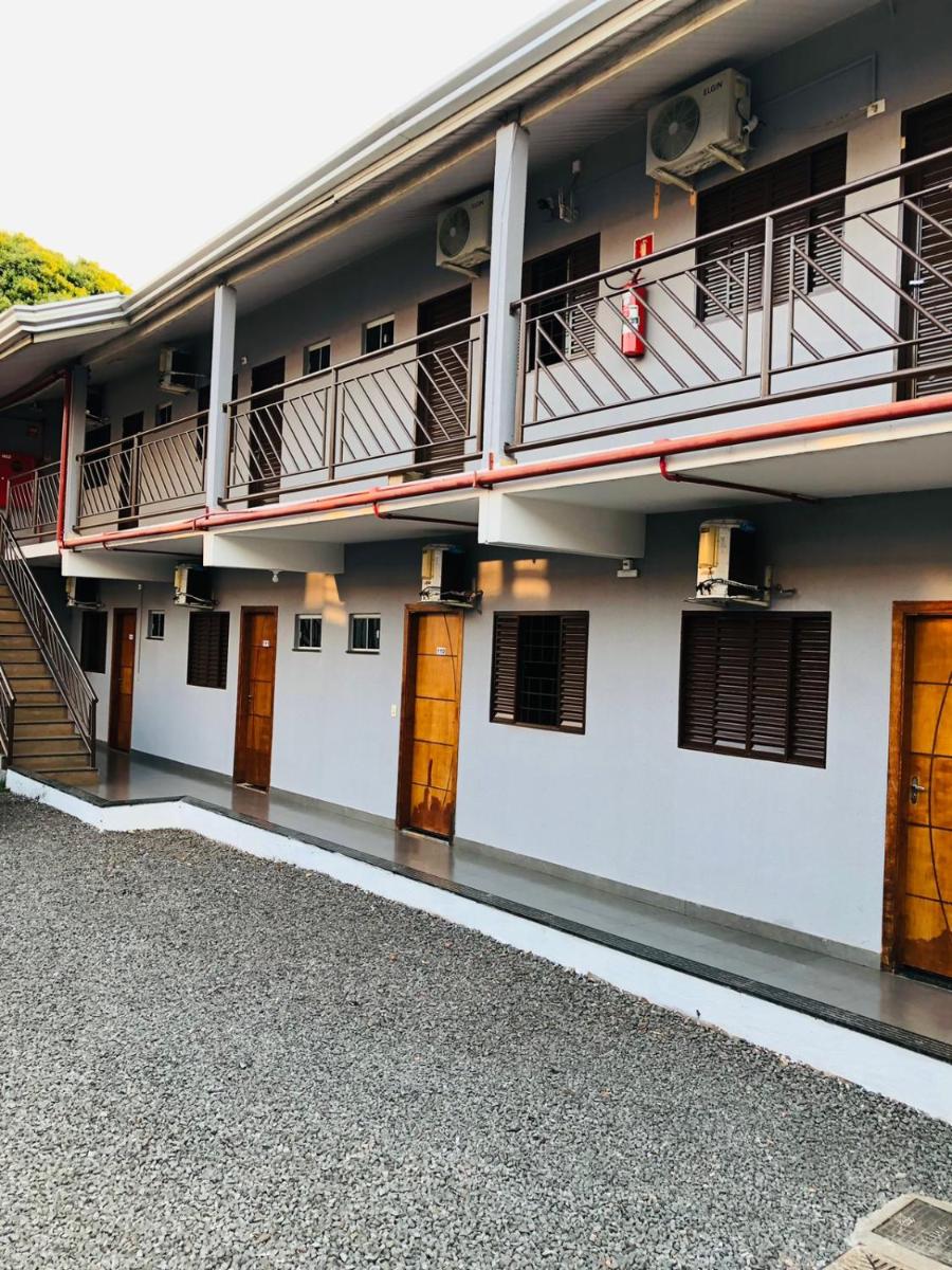 Hotel 2 Irmãos - Housity