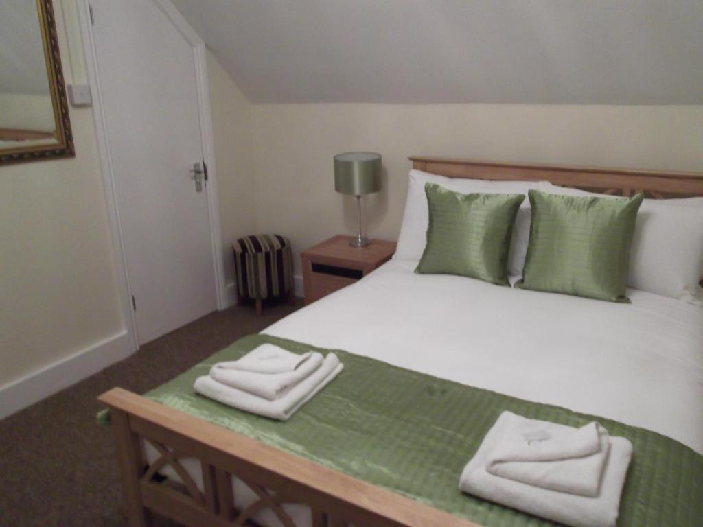 The Stag Enfield - Housity