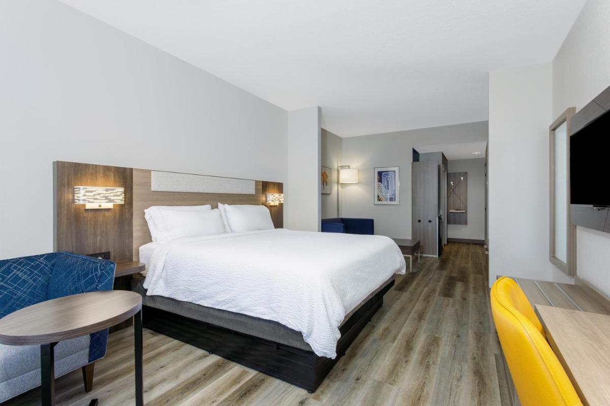 Holiday Inn Express Orlando-Ocoee East, an IHG Hotel - Housity