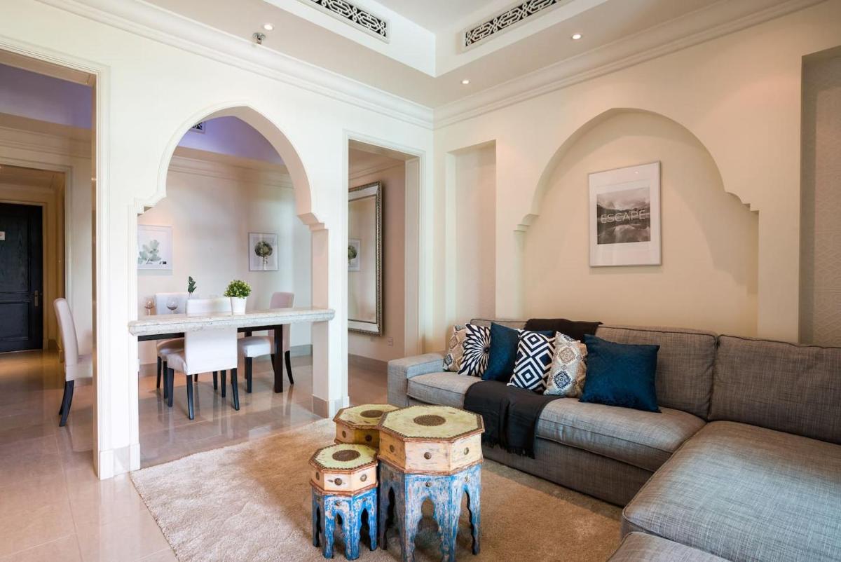 GuestReady - Mid-Eastern Retreat in Downtown Dubai - Housity