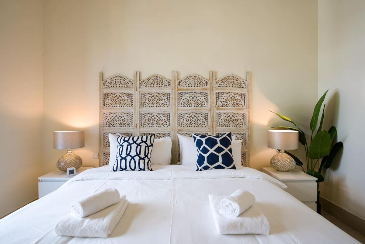 GuestReady - Mid-Eastern Retreat in Downtown Dubai - Housity