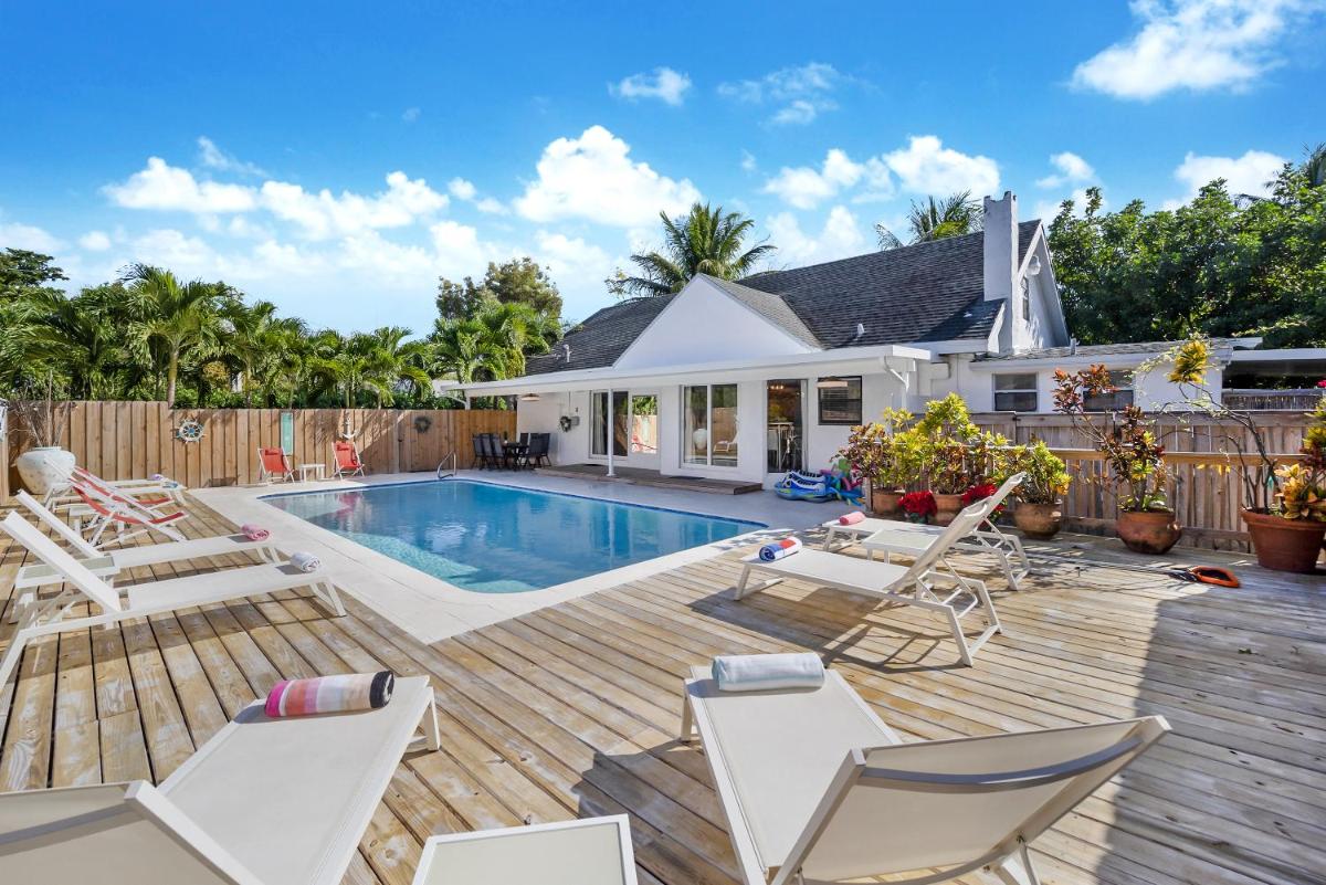 Pool house close to Hallandale & Hollywood Beach Oceanfront - Housity