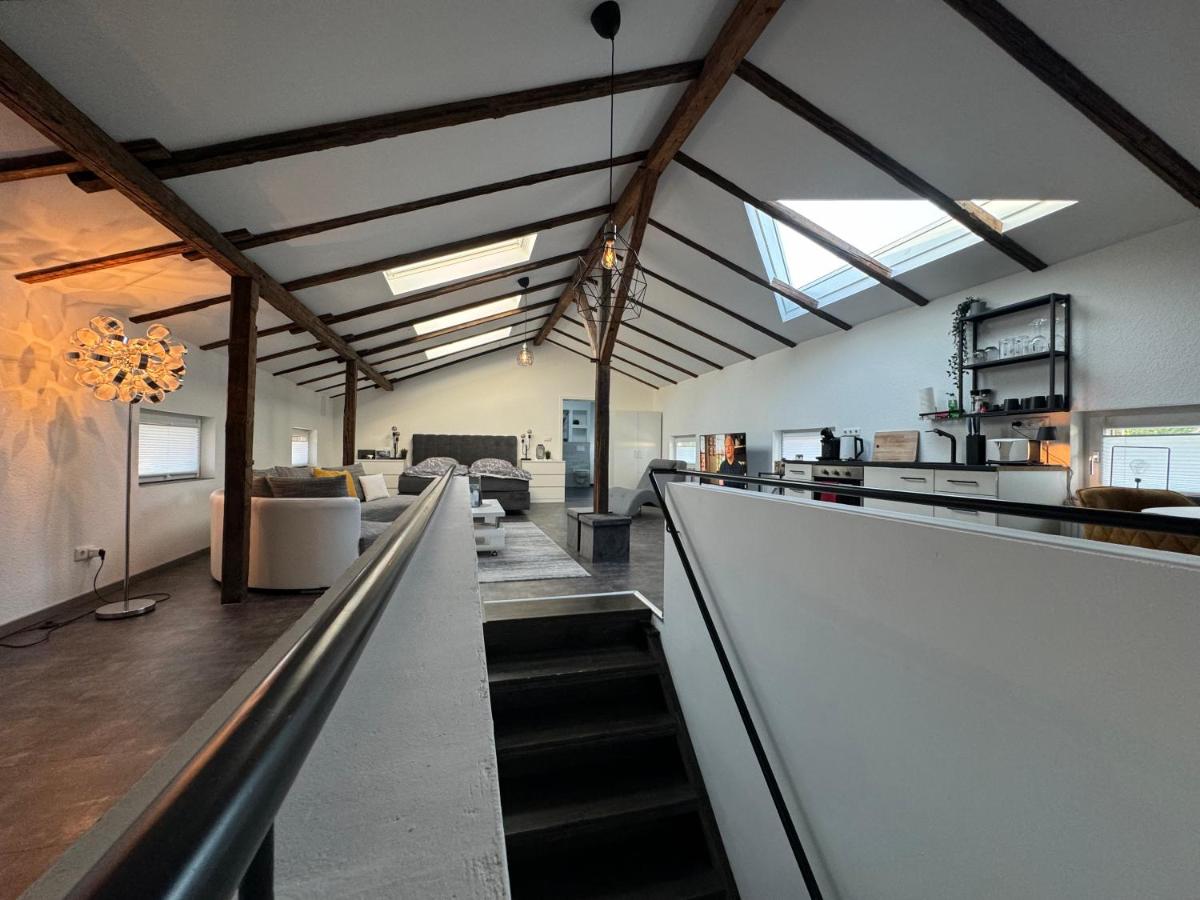 GLEIS 13 - THE LOFT im ehemaligen Lokschuppen - Housity