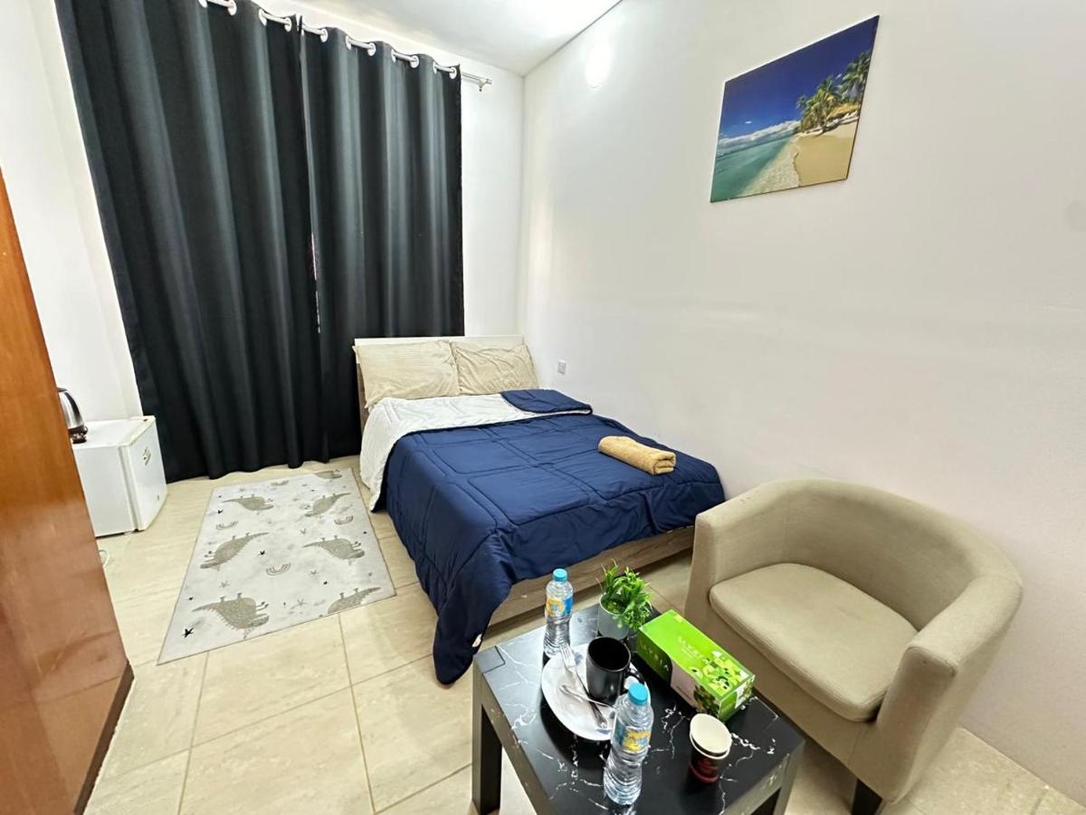 Heart of Abu Dhabi - Luxury Room - Housity