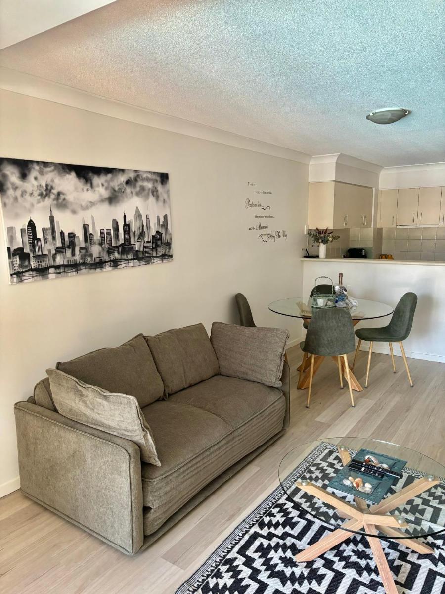 Location Location Location - Broadbeach :) - Housity