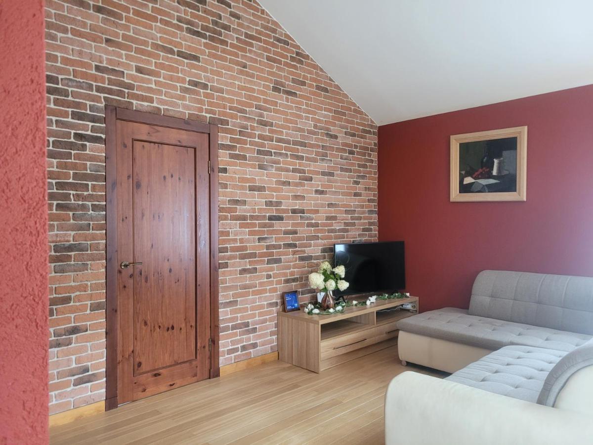 Cozy Corner - Housity