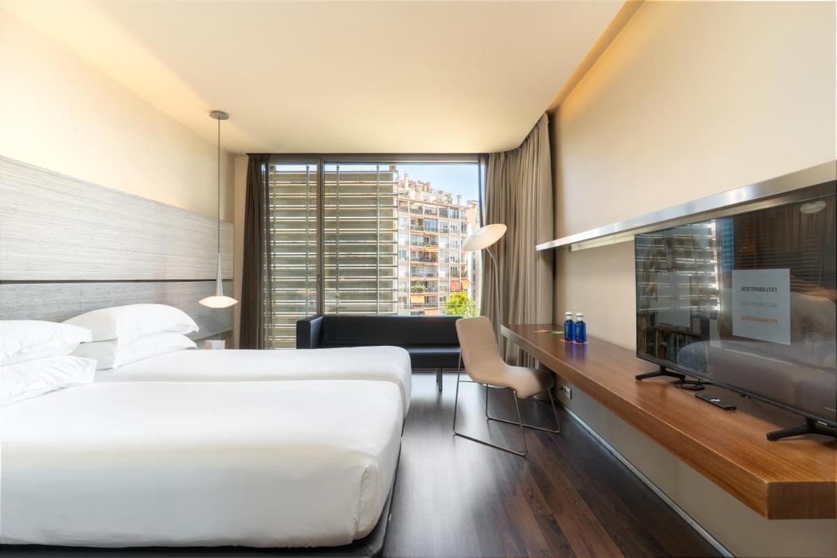 B Hotel - Housity