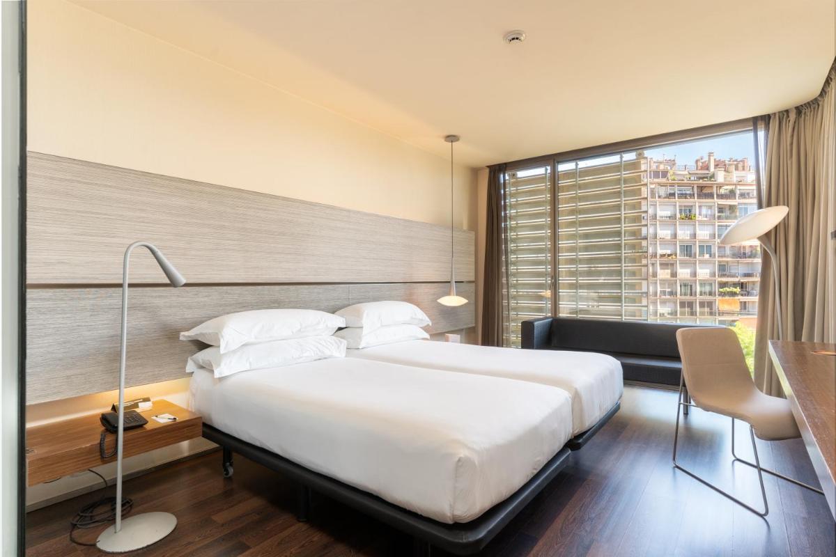 B Hotel - Housity