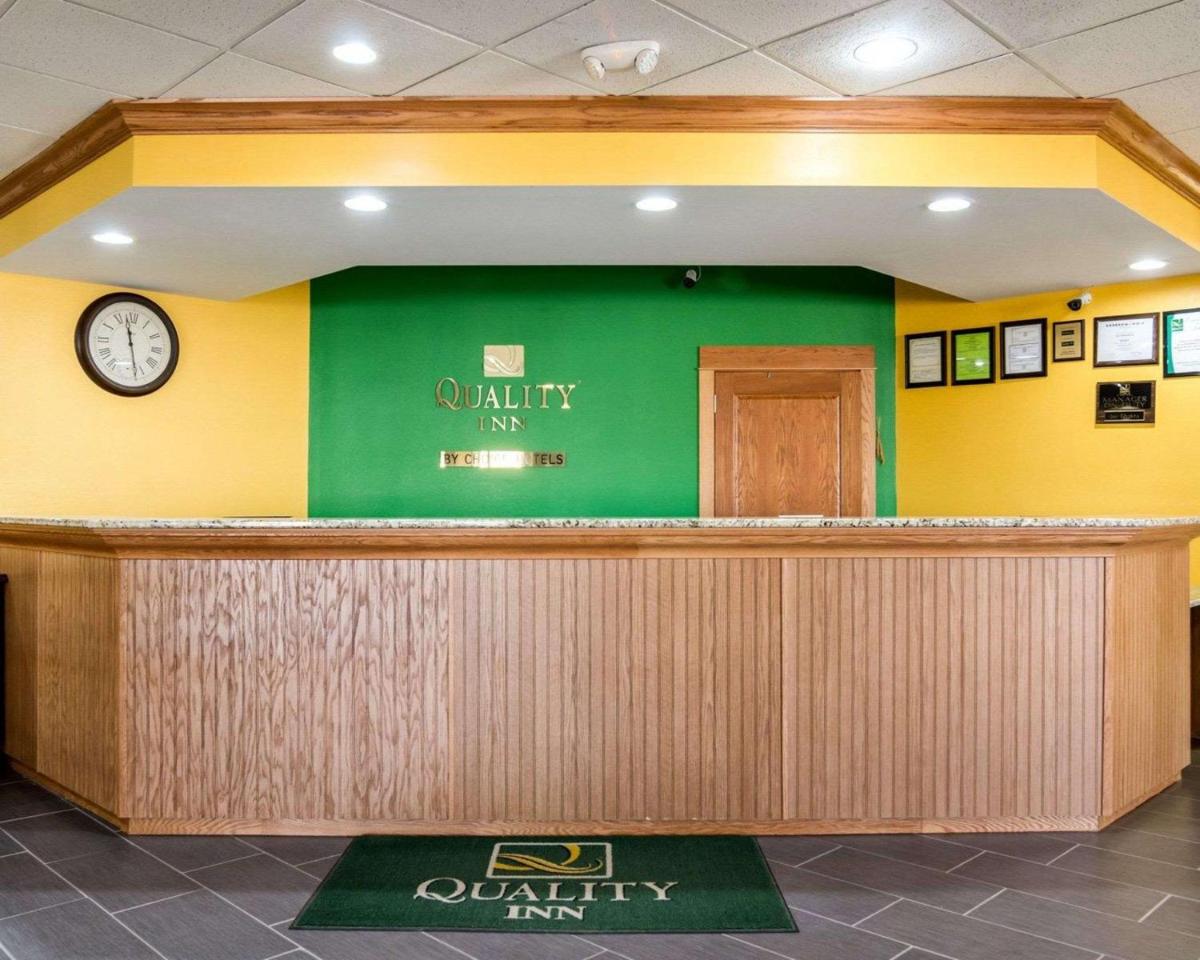 Quality Inn Liberal - Housity