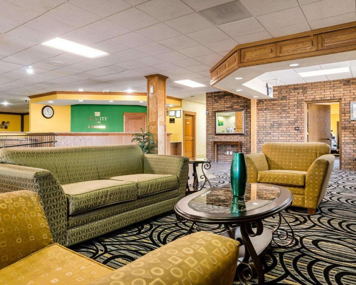 Quality Inn Liberal - Housity