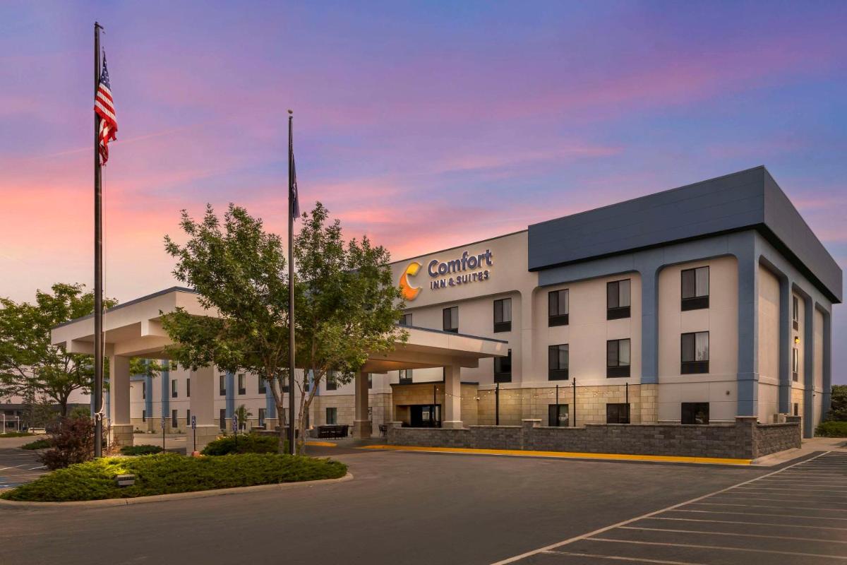 Comfort Inn & Suites Rapid City near Mt Rushmore - Housity