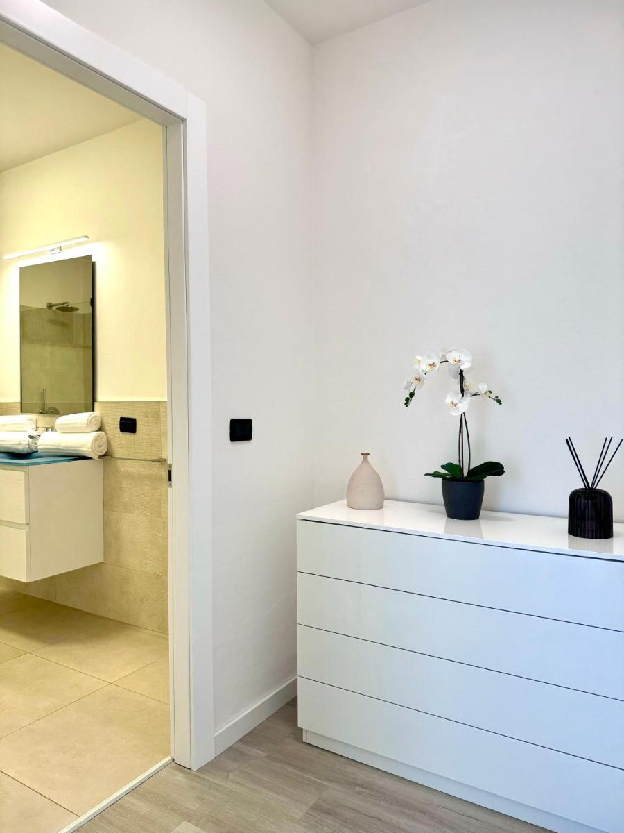 Mirage Rooms & Apartments - Housity