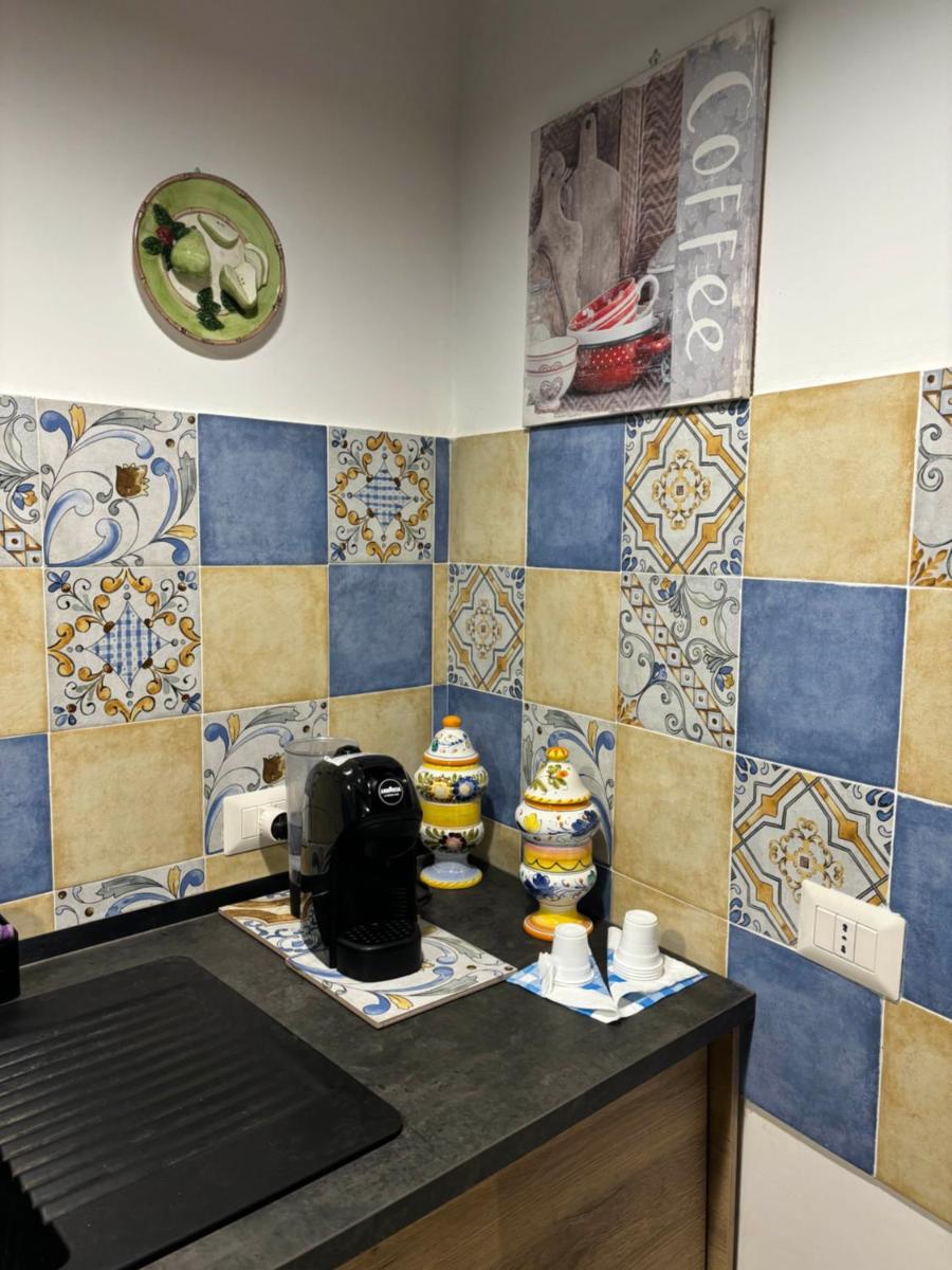 Zuccarella ''Zuccherino''nel cortile - Housity