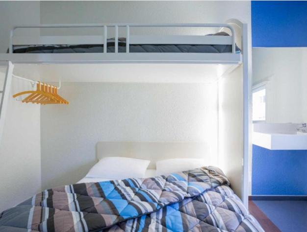 MELINESS Hotel - Housity