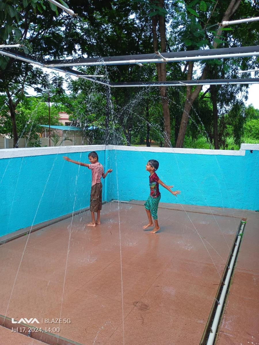 Riverglen Holiday Home - Housity