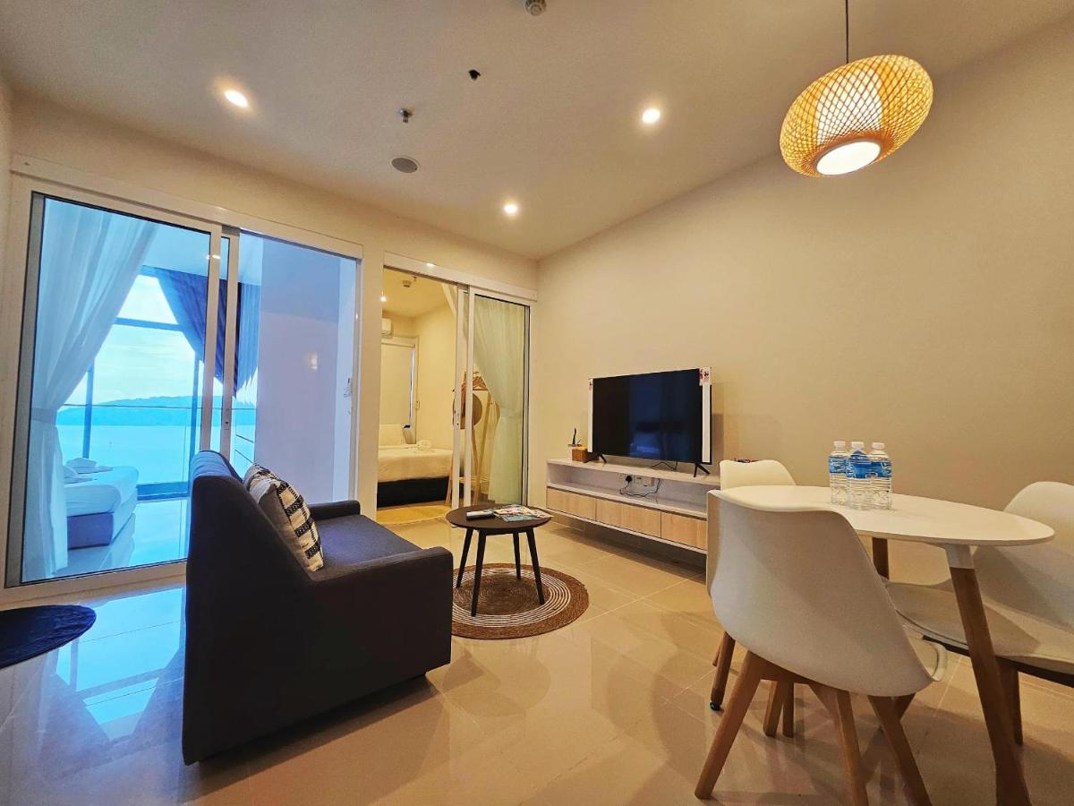 Suitetrails - SummerSet Seaview Studio Apartment at Kota Kinabalu City Centre