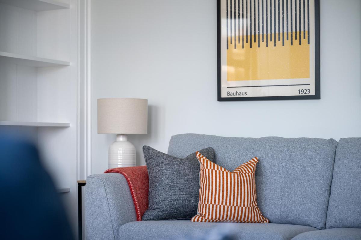Hillside Luxury Apartments - Housity