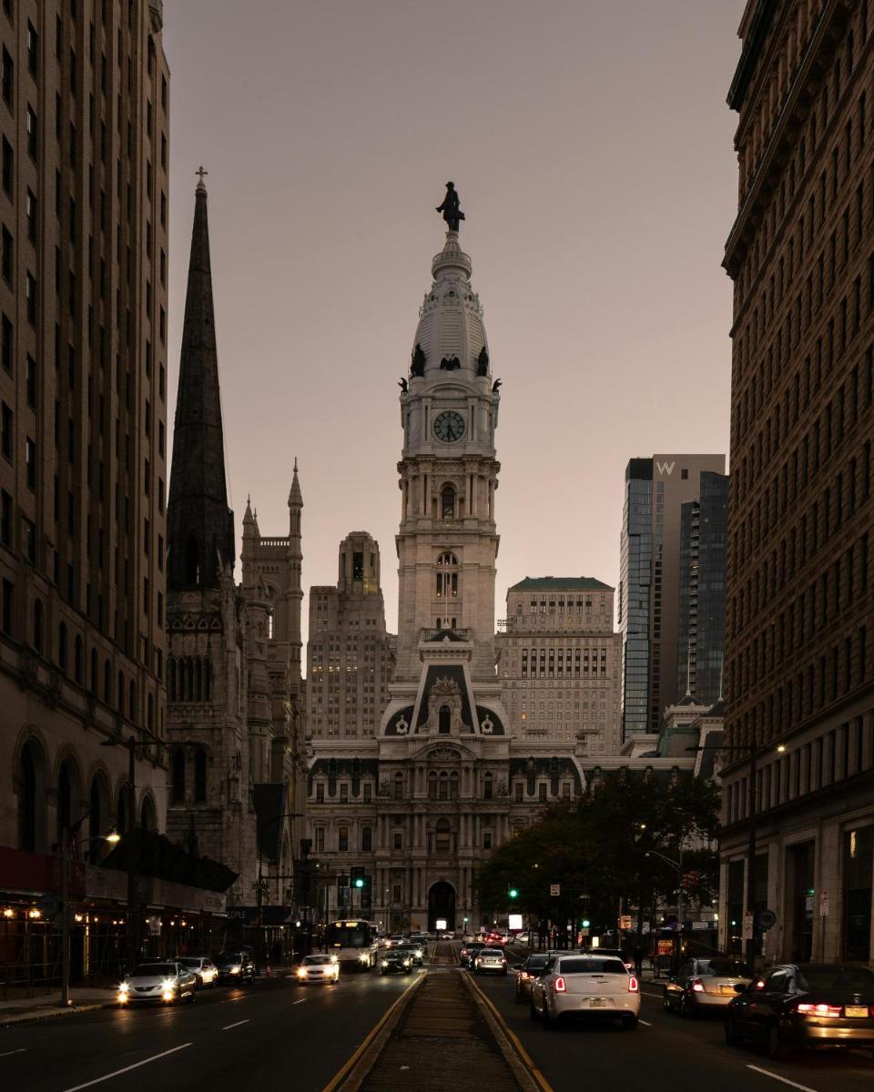 Fairmount Art Museum Center City Suites - Housity