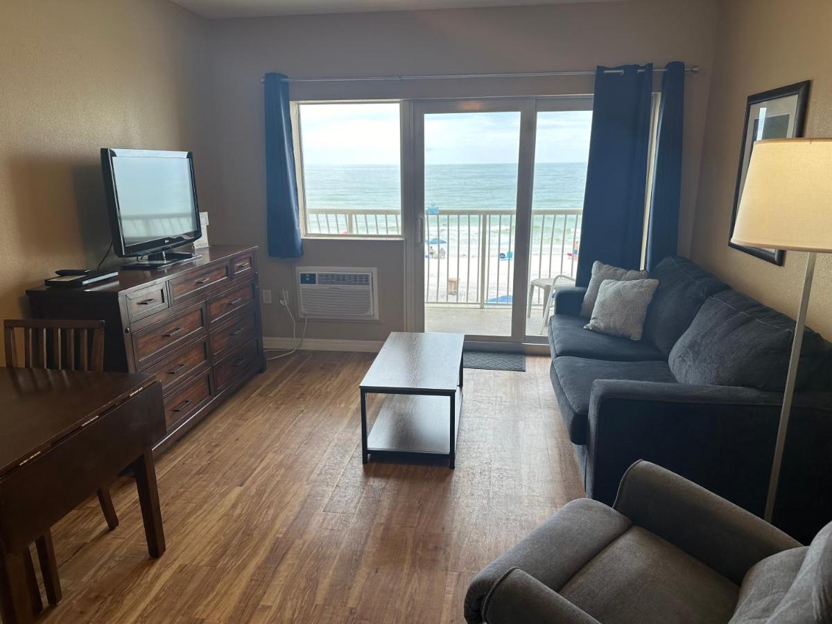 Shoreline Island Resort - Exclusively Adult - Housity