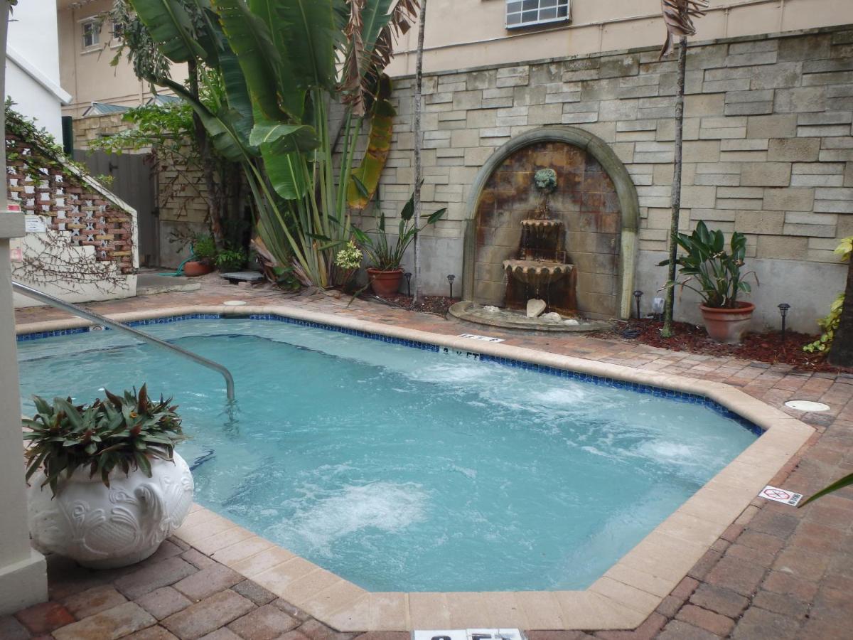 Courtyard Villa Hotel - Housity