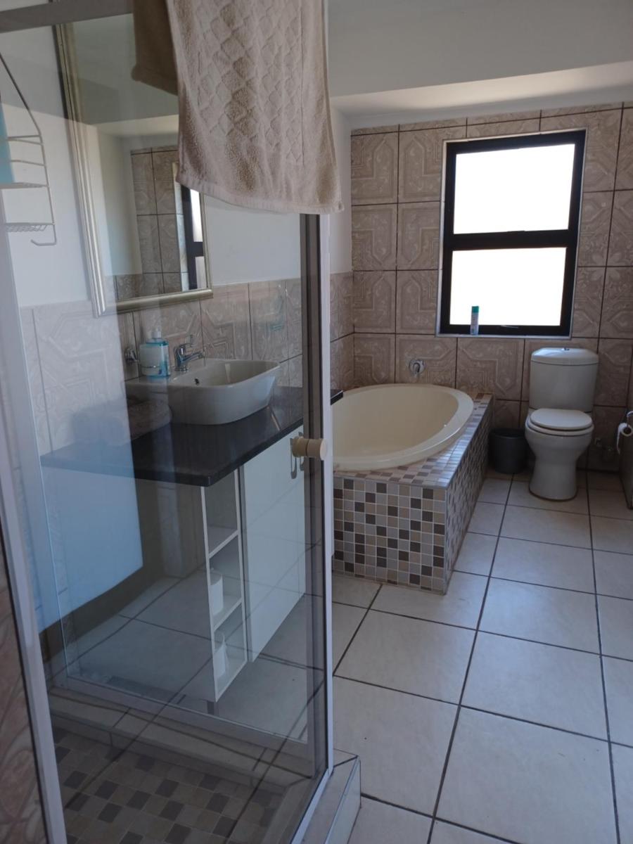 288 Majestic View - Vaal De Gràce Golf Estate - Loadshedding Friendly - Housity