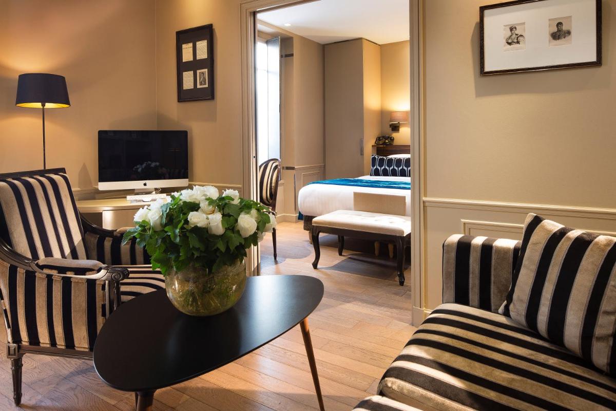 Télévision ou salle de divertissement dans l'établissement Hotel & Spa La Belle Juliette