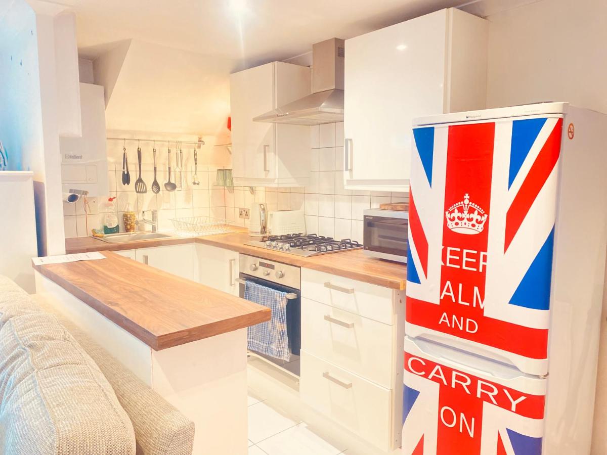Stunning, stylish garden flat in the heart of Wimbledon - Housity