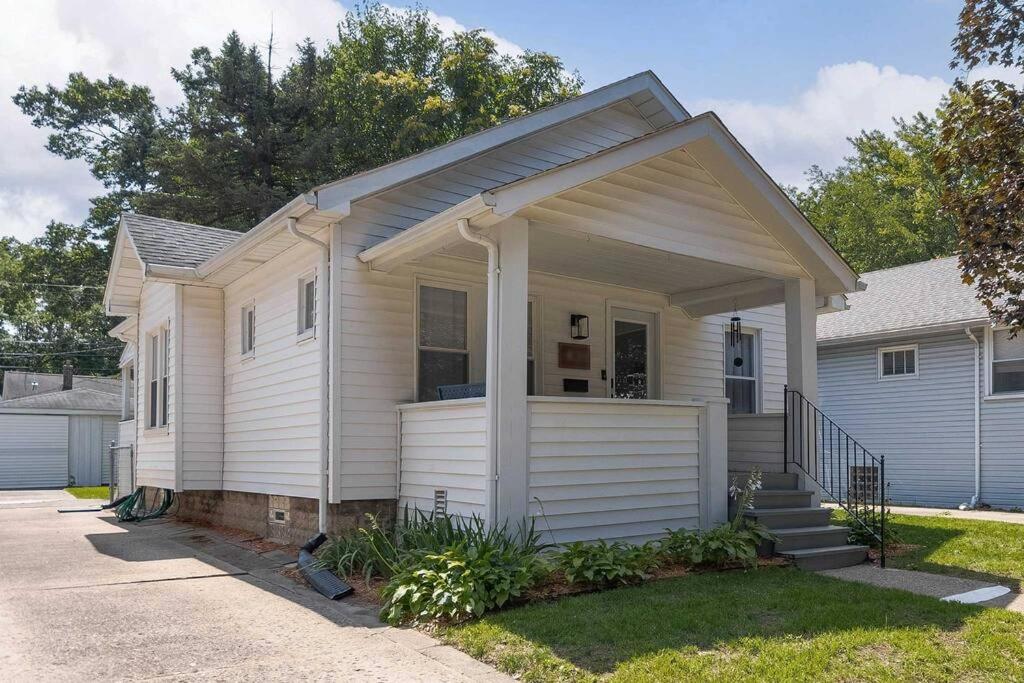 Hip Historic Home In Downtown Ferndale - Housity