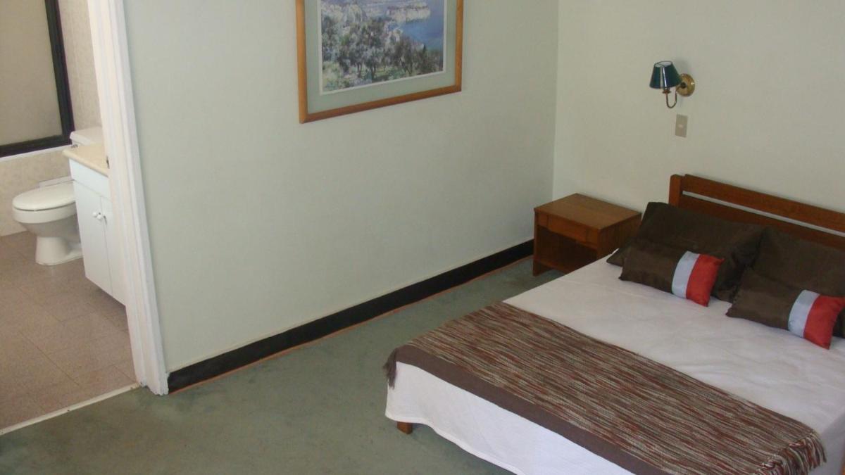 Hotel Chalet Suizo - Housity