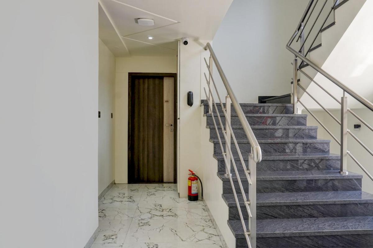 Super Townhouse Poona Royal - Housity