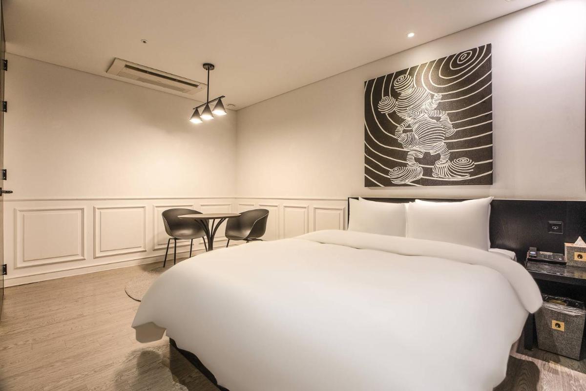 Hotel The Designers Cheongnyangni - Housity