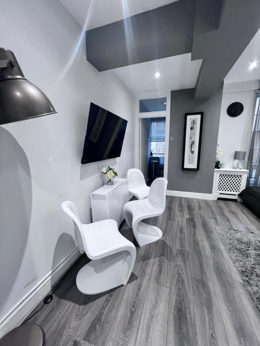 Hyde Park Studio Flats - Housity