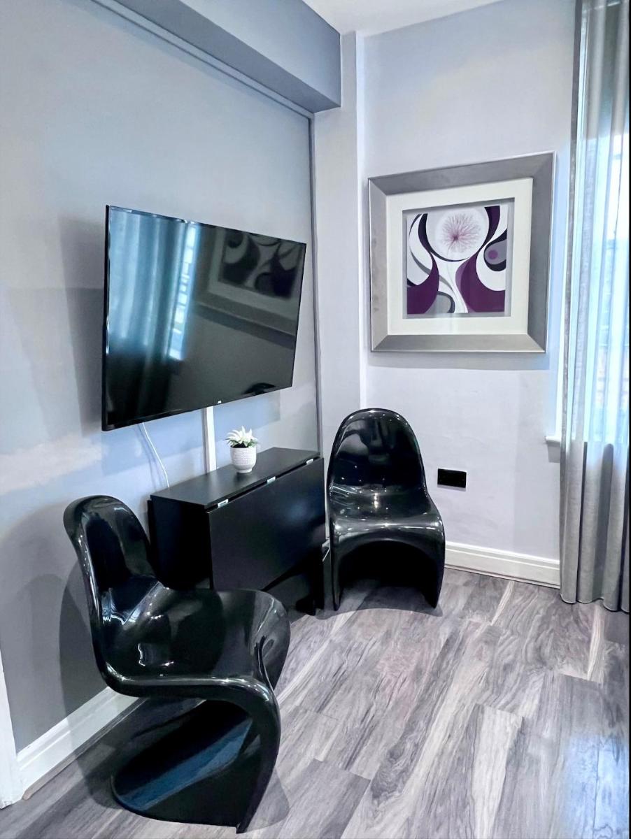 Hyde Park Studio Flats - Housity