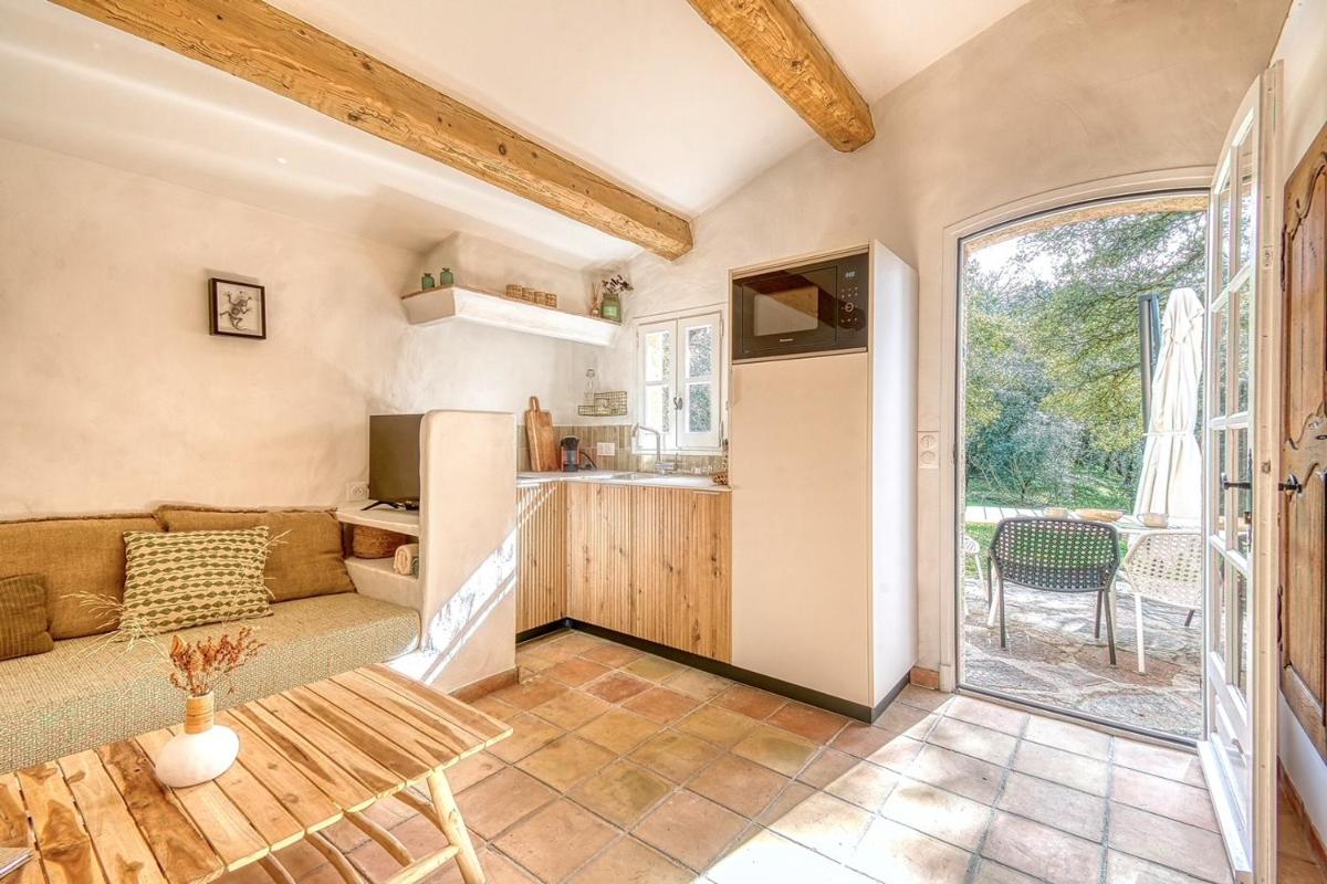 Gîte à l'ombre des chênes - Housity