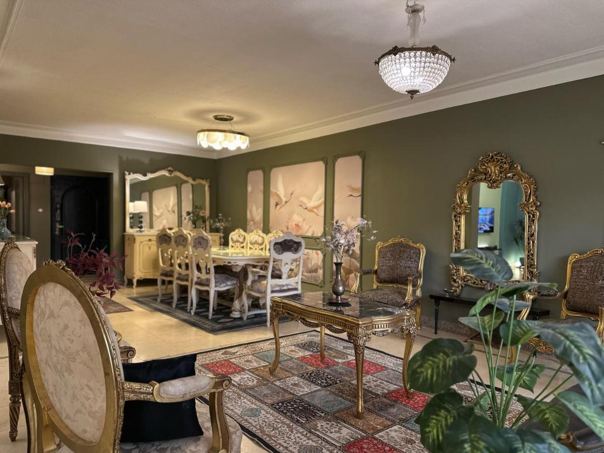 Suitetrails - Spacious, Luxurious 3-Bedroom Apartment in Nasr City for Families & Corporates