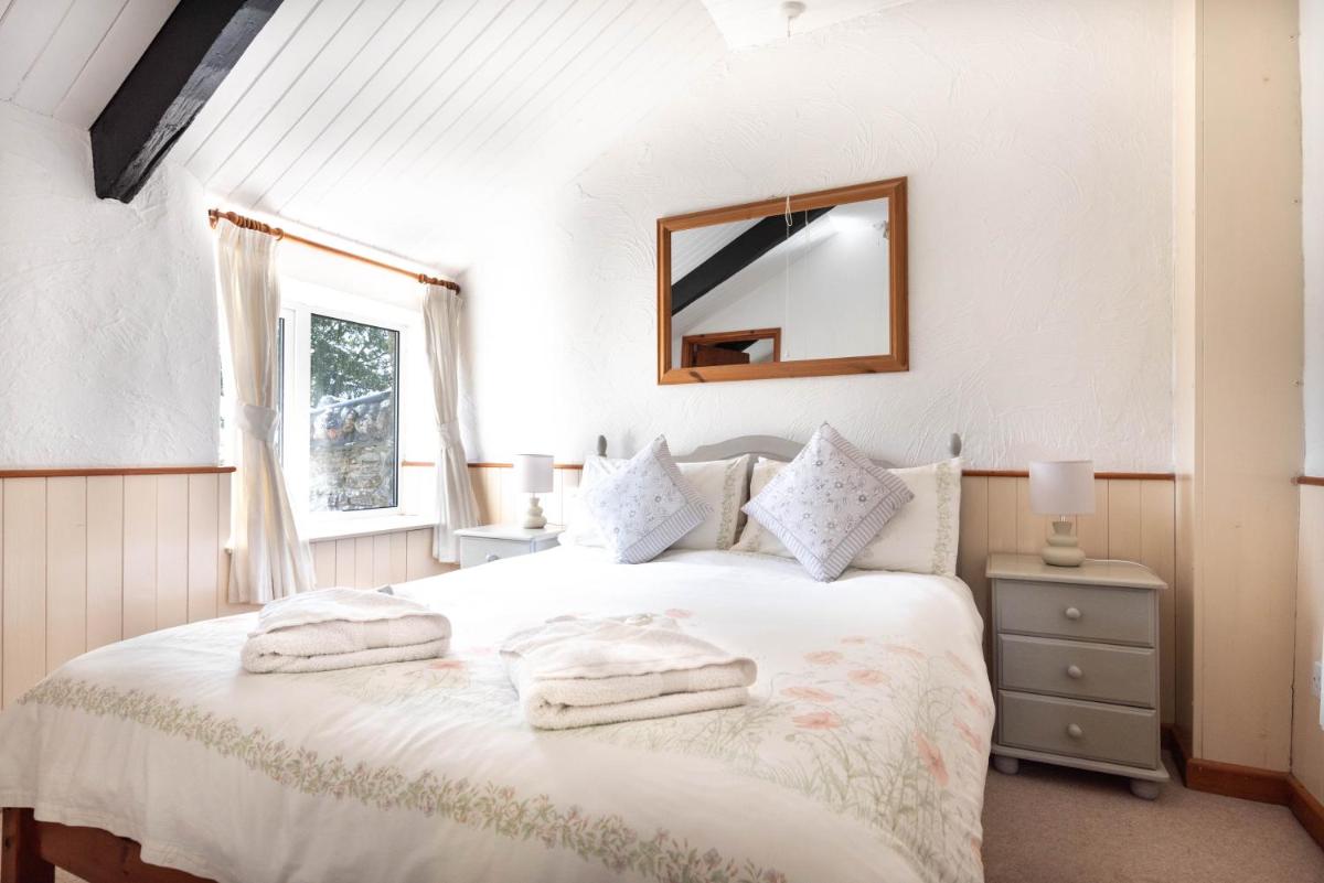 Ta Mill Cottages & Lodges - Smithy Cottage - Housity