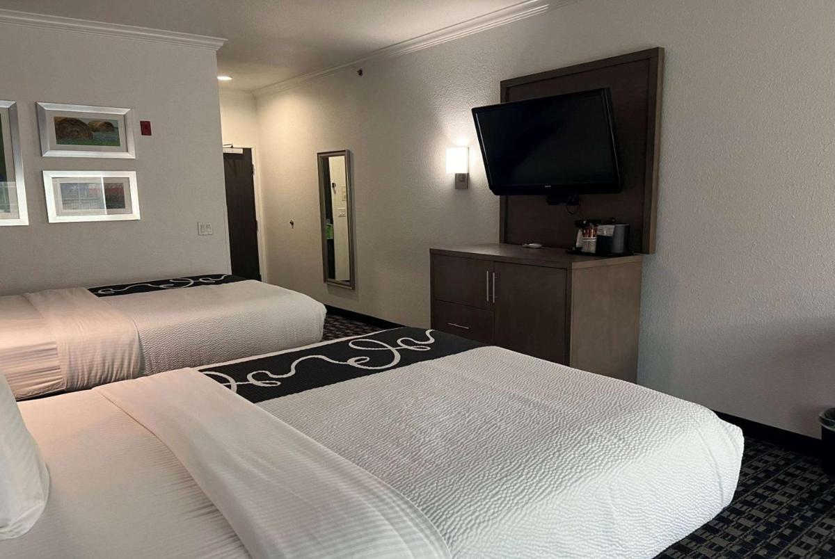 La Quinta by Wyndham Dalhart - Housity