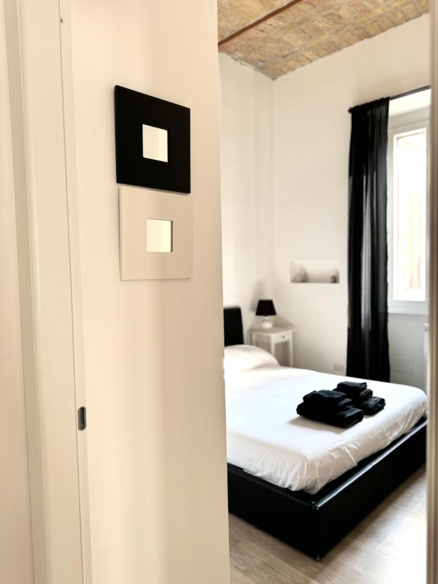 CasualSuiteMachiavelli - Housity