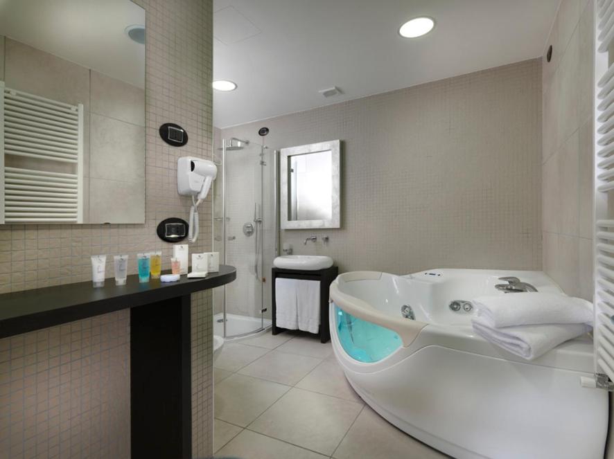 Blu9 Hotel - Housity