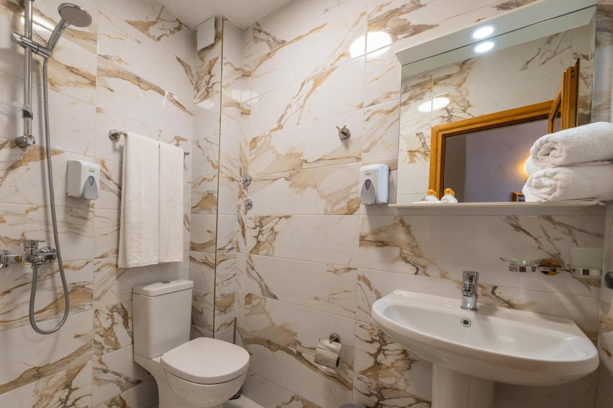Hotel Color - Housity