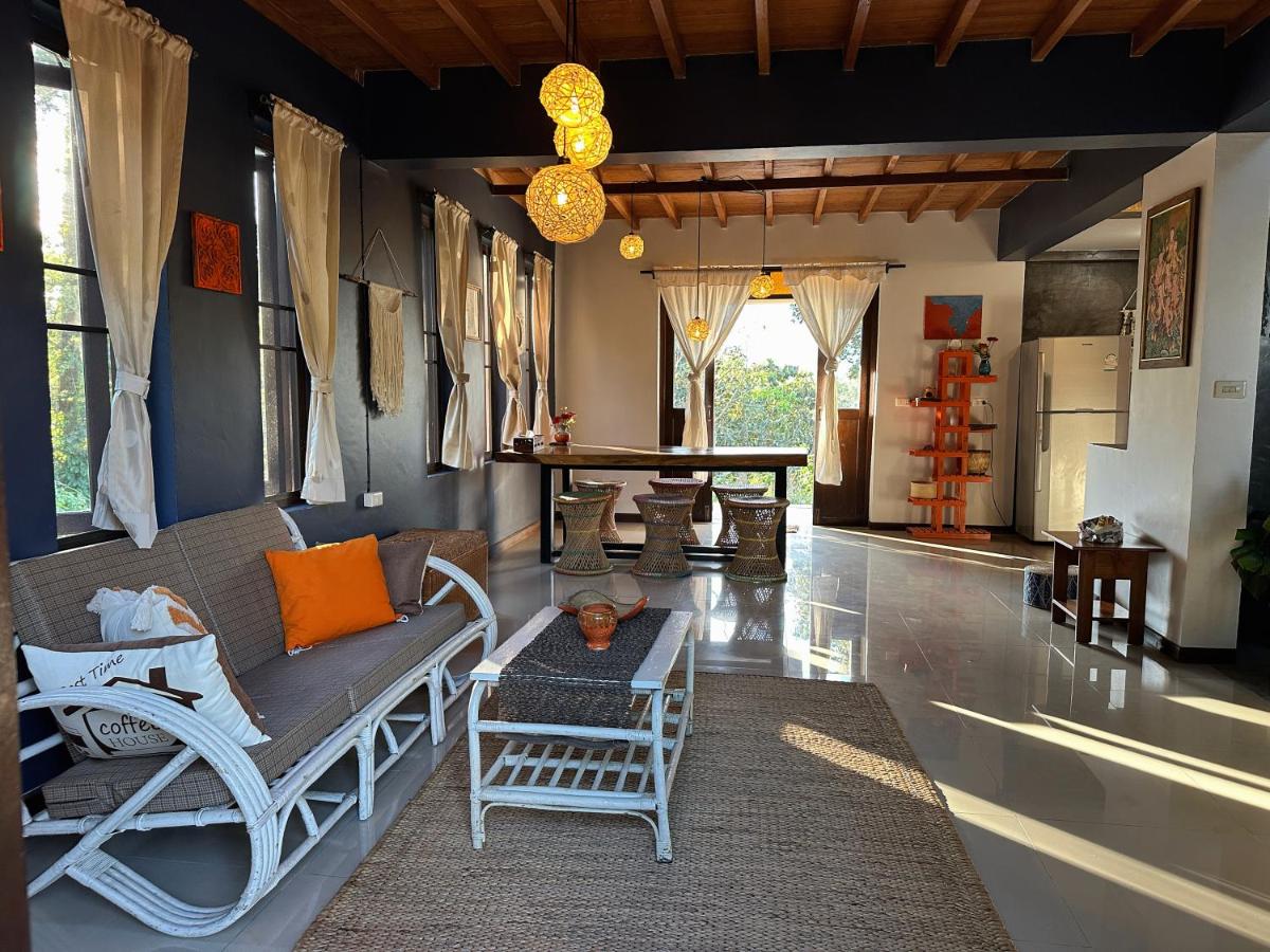 Pairadise Hotel - Housity